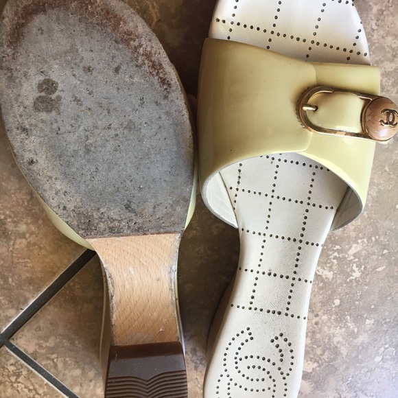 Chanel shoes - Picture 3 of 4